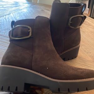 Blondo waterproof boots sz9 never worn